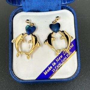 NIB 22kt plated Ariki Dolphin earrings with puma shells -made in New Zealand